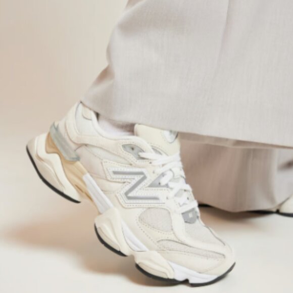 New Balance NB 9060 white beige turtledove sneaker size 7 New In Box - Picture 1 of 12